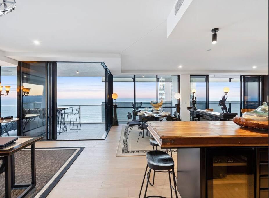 Exclusive Circle On Cavil Sub-Penthouse Luxury Apt - Hosted By Coastal Letting Gold Coast Bagian luar foto